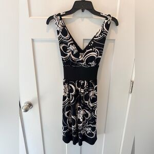 Speechless Black White Print Fit Flare Dress Sleeveless Empire Waist medium